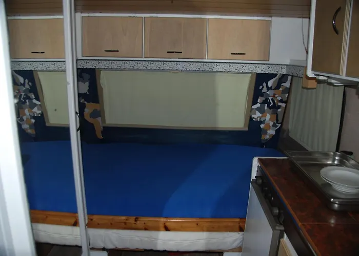 Weinberg Bikercamp مكان تخييم *