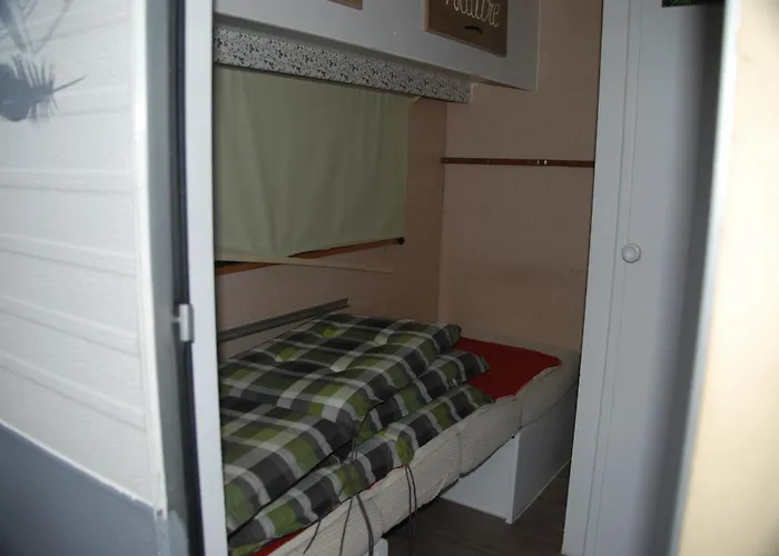 Weinberg Bikercamp مكان تخييم *