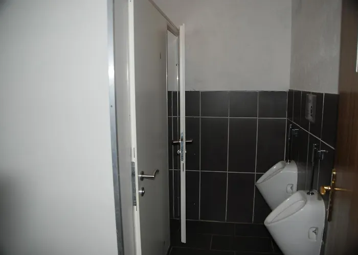 مكان تخييم Weinberg Bikercamp Sankt Andra-Hoch